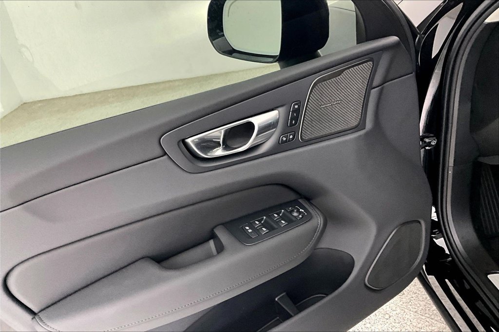 New 2026 Volvo XC60 B5 Plus w/ Climate Package AWD/4WD image 18
