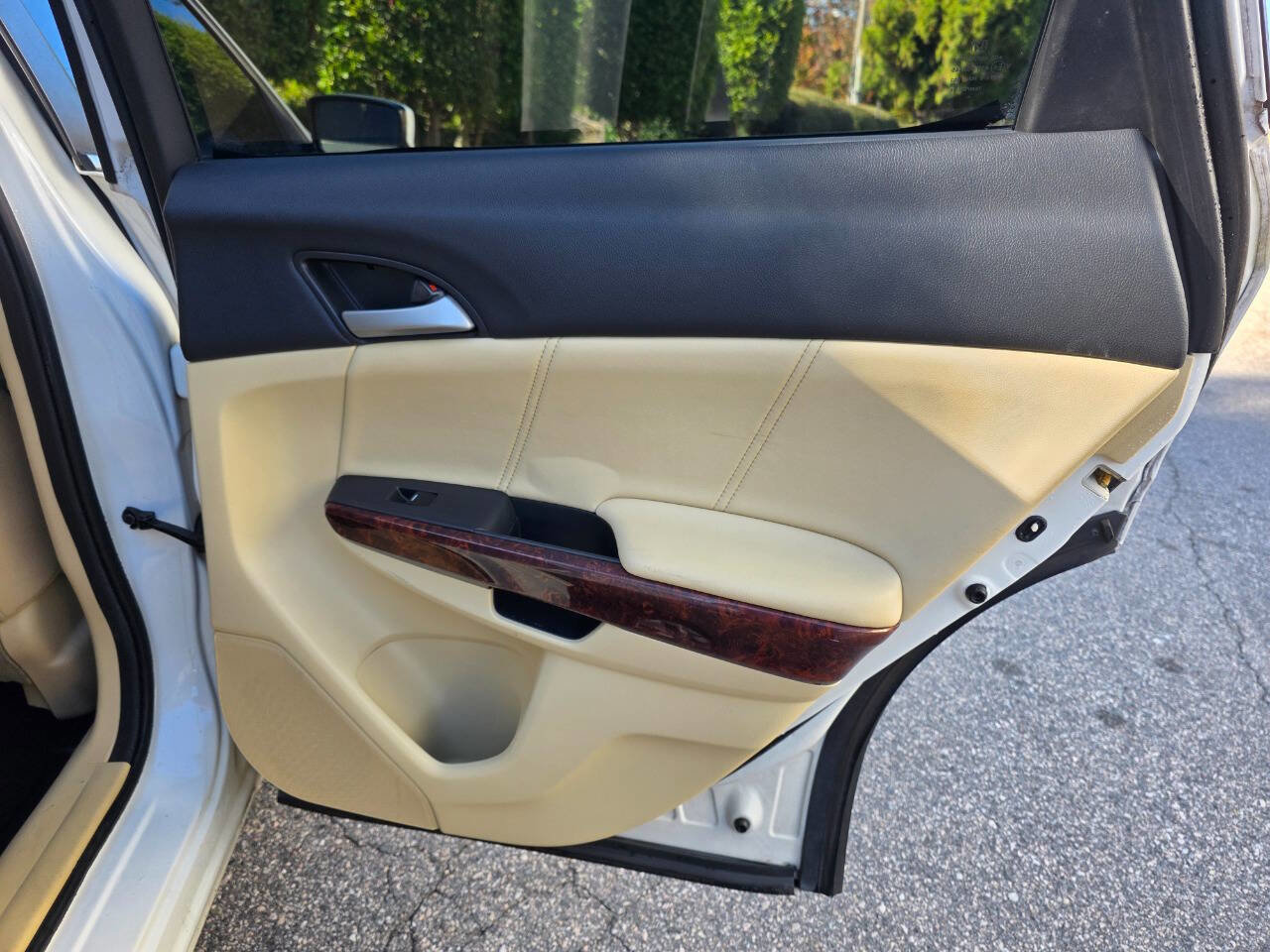 Used 2011 Honda Crosstour EX-L image 28