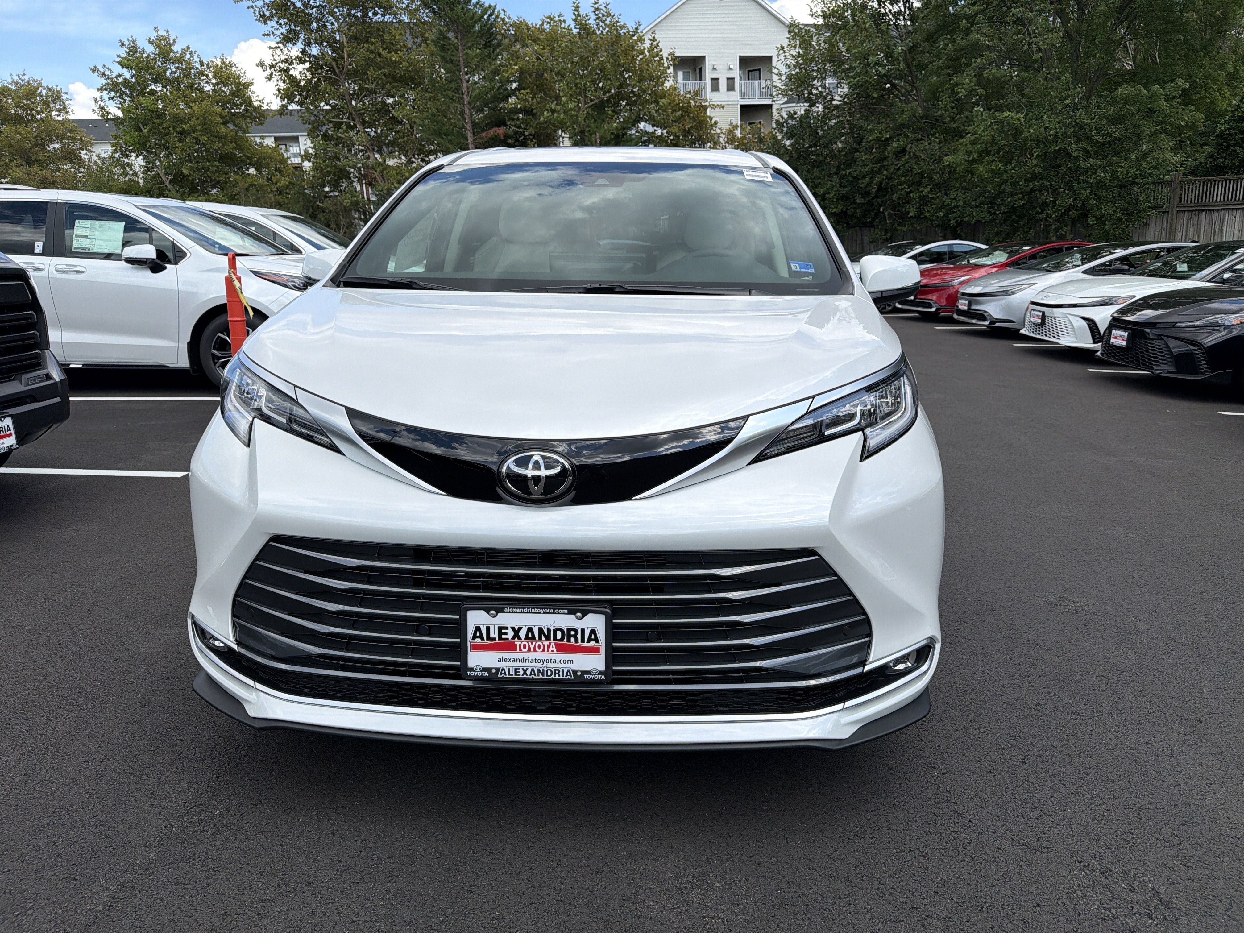 New 2026 Toyota Sienna Limited AWD/4WD image 2