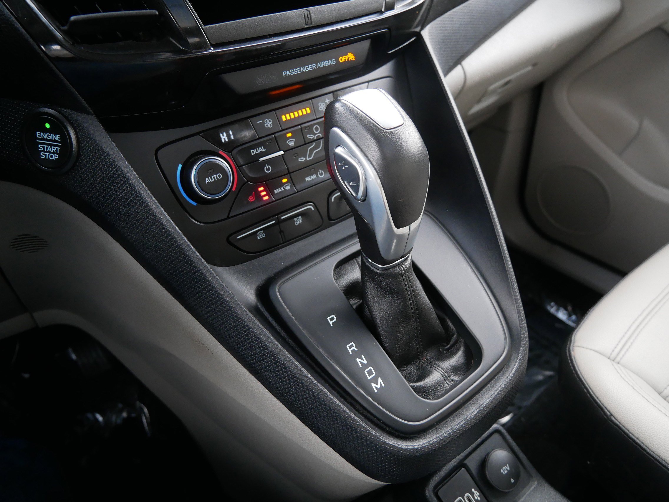 Used 2023 Ford Transit Connect Titanium w/ Trailer Tow Package image 24