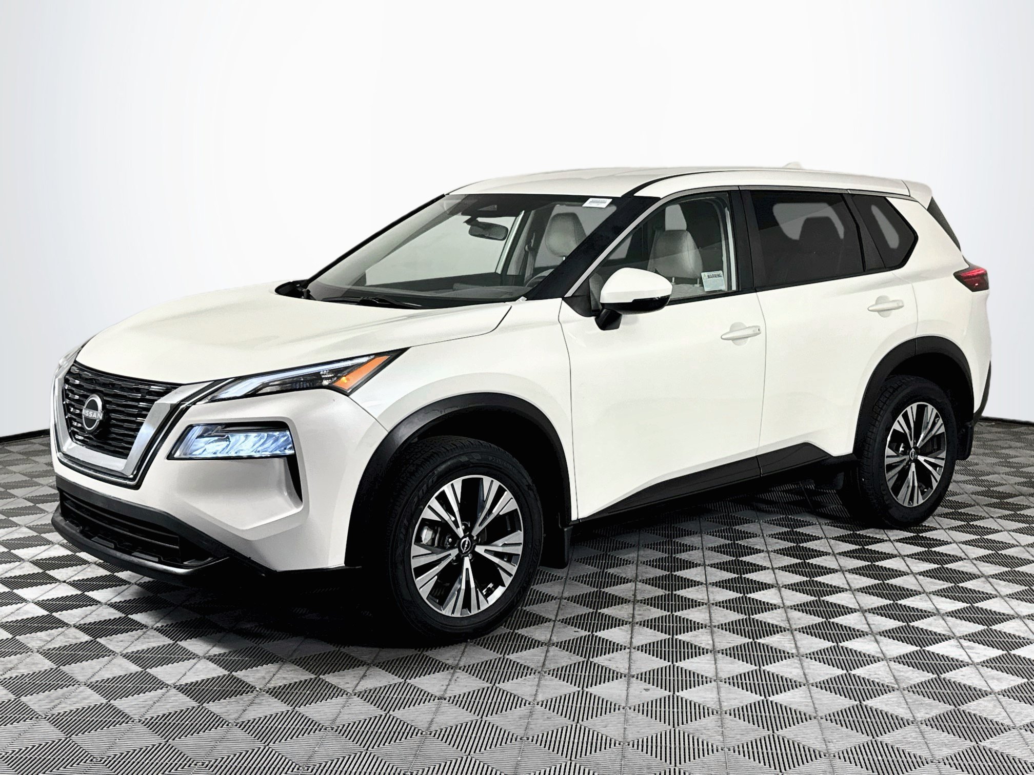 Used 2023 Nissan Rogue SV FWD image 4