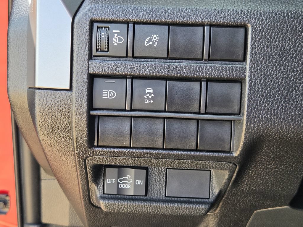 Used 2025 Toyota Tacoma TRD Sport AWD/4WD image 24