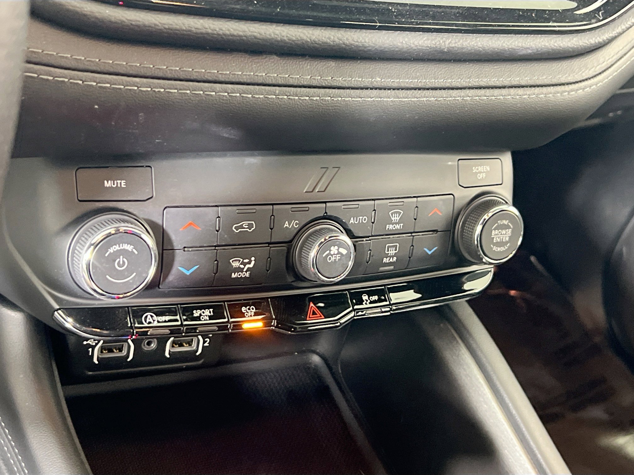 Used 2022 Dodge Durango SXT w/ Blacktop Package image 15