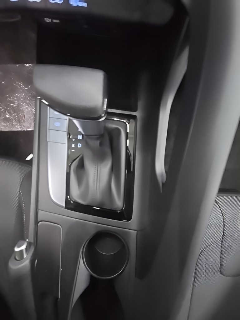 New 2026 Hyundai Elantra SE FWD image 35