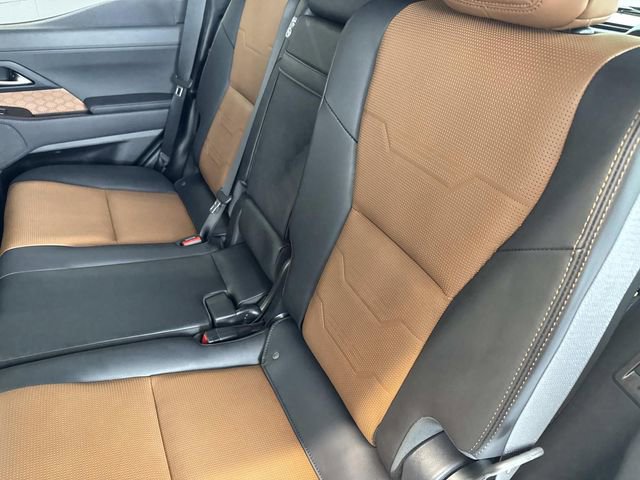 Used 2025 Lexus GX 550 w/ Accessory Package (Z1) AWD/4WD image 12