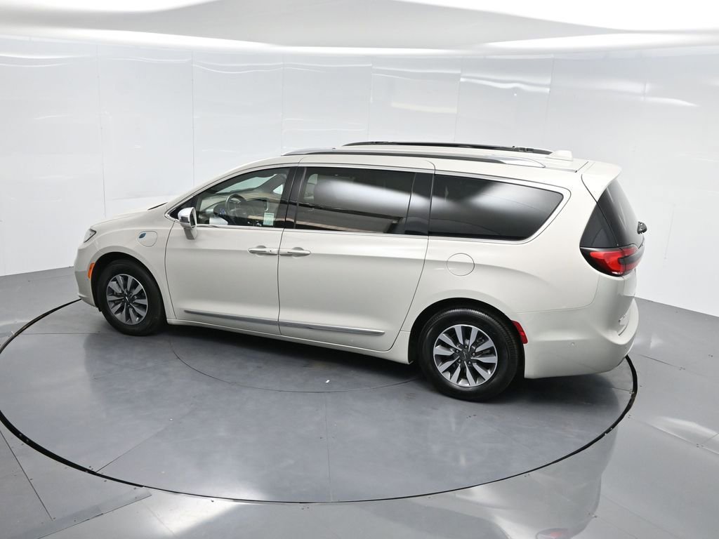 Used 2021 Chrysler Pacifica Limited w/ Premium & Safety Sphere Group image 65