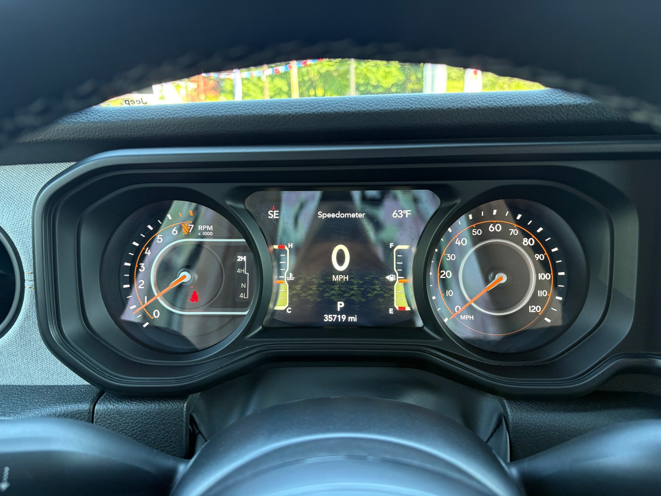 Certified 2025 Jeep Gladiator Sport AWD/4WD image 18