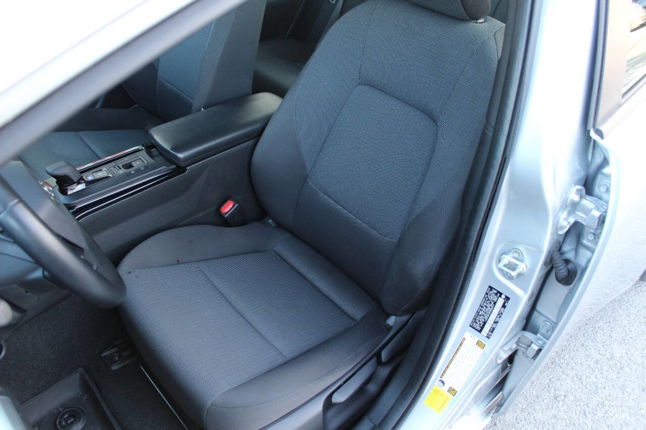 Used 2024 Toyota Prius LE image 3