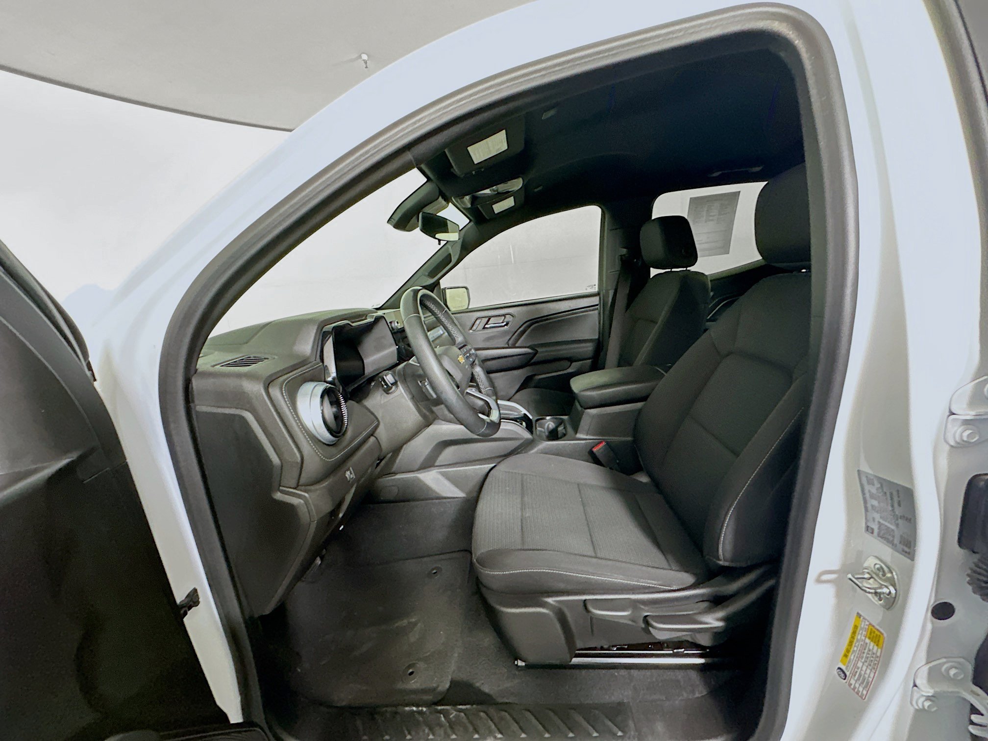 Used 2024 Chevrolet Colorado LT w/ LT Convenience Package RWD image 13