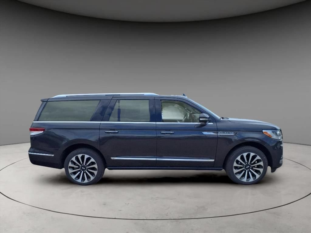 Used 2024 Lincoln Navigator L Reserve AWD/4WD image 14