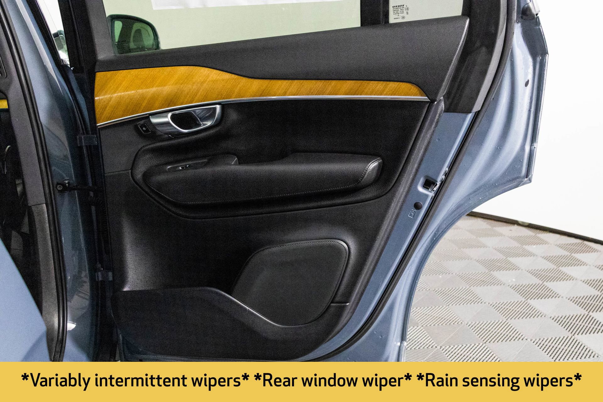 Used 2021 Volvo XC90 T6 Momentum w/ Protection Package image 42