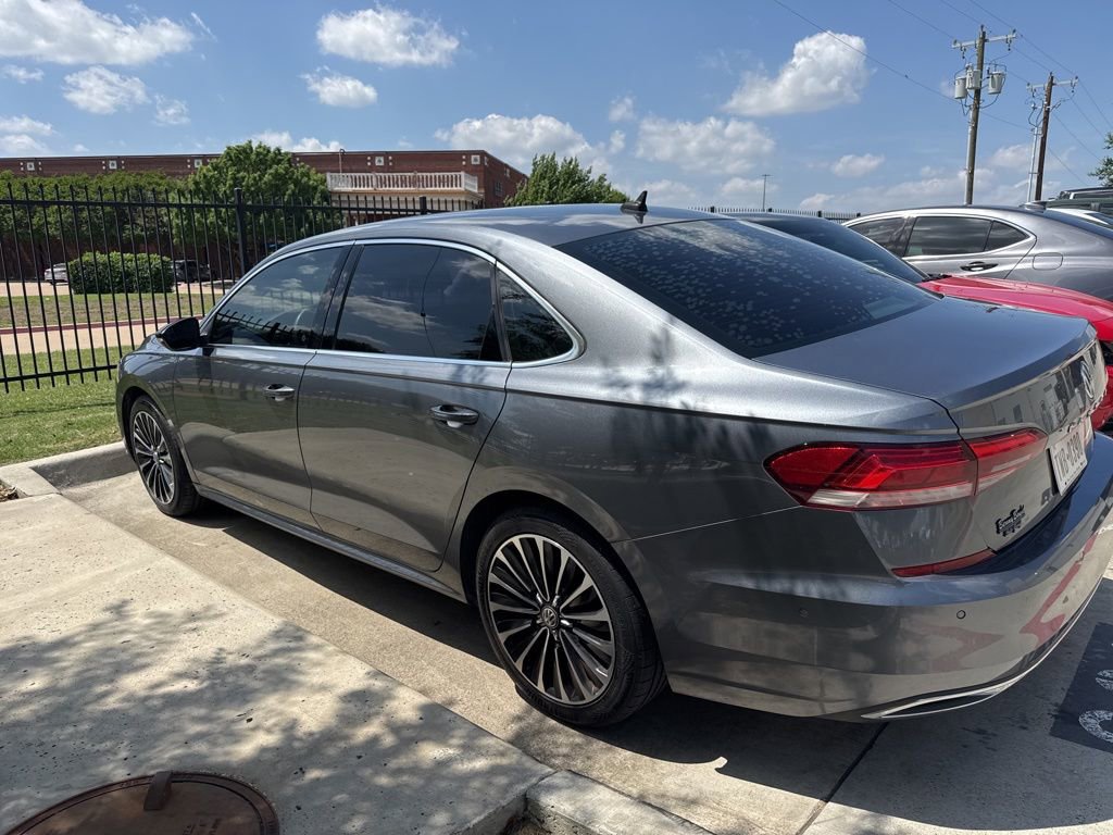 Used 2022 Volkswagen Passat 2.0T FWD image 4