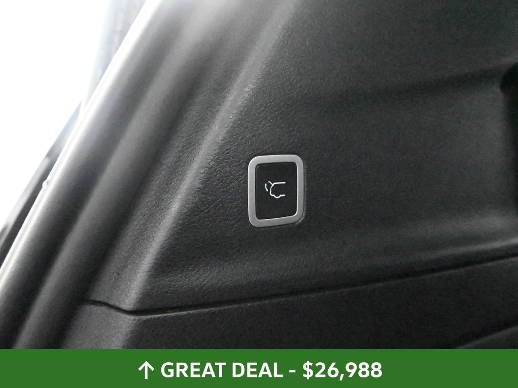 Used 2024 Chrysler Pacifica Select image 27