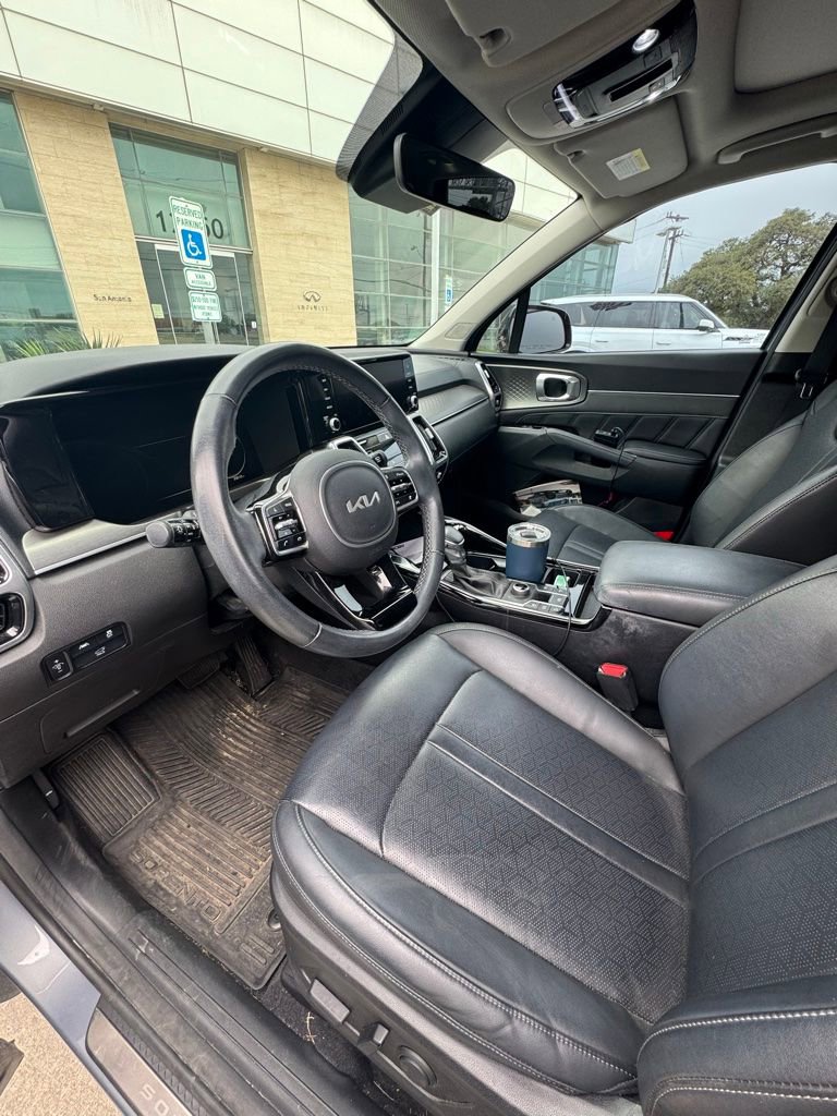 Used 2023 Kia Sorento SX AWD/4WD image 3
