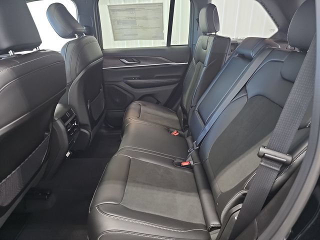 New 2026 Jeep Grand Cherokee Altitude AWD/4WD image 24