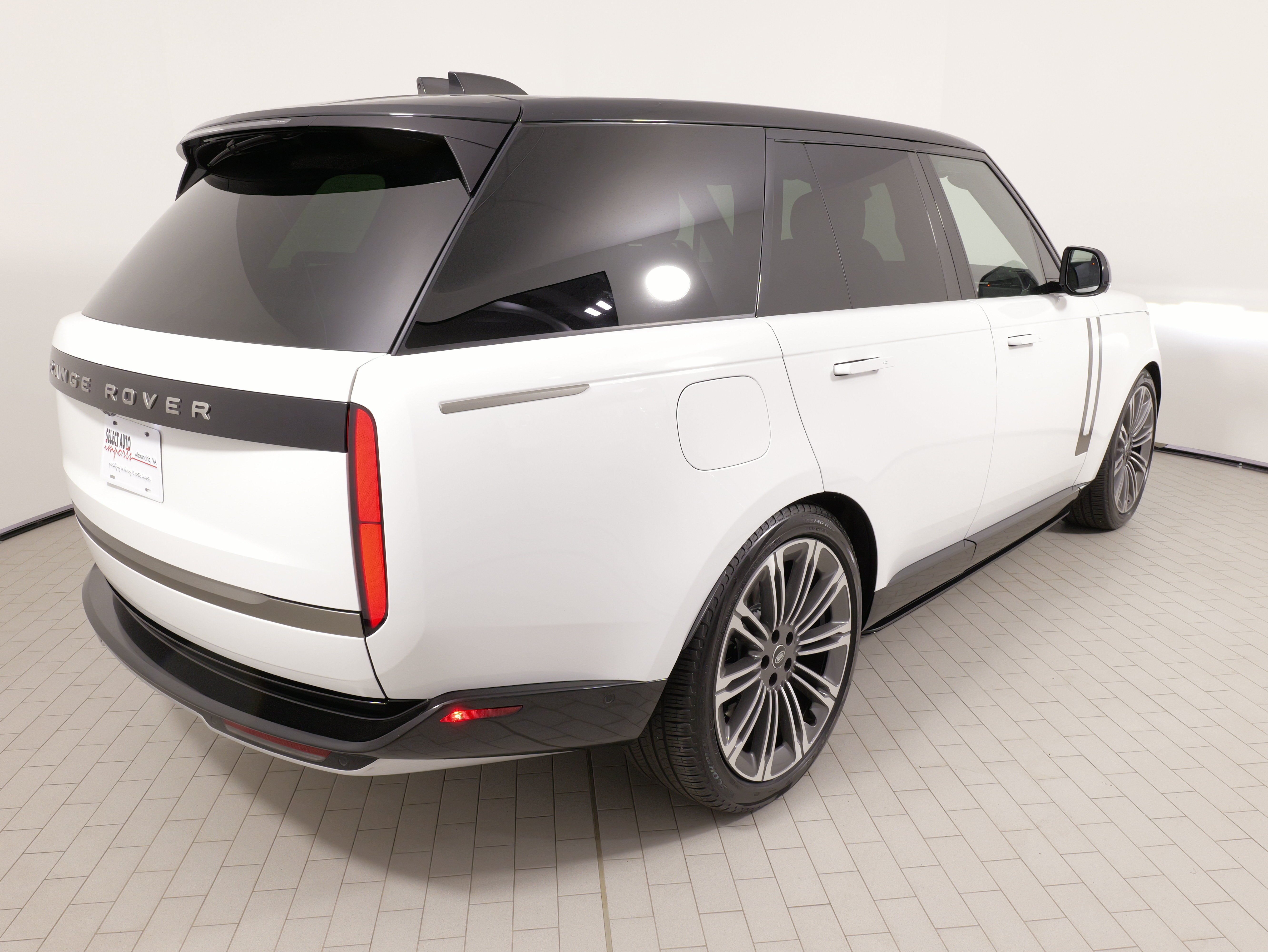Used 2024 Land Rover Range Rover SE AWD/4WD image 12