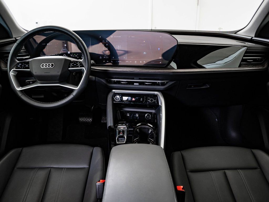 Certified 2025 Audi Q5 Premium w/ 19" Wheel Package image 32