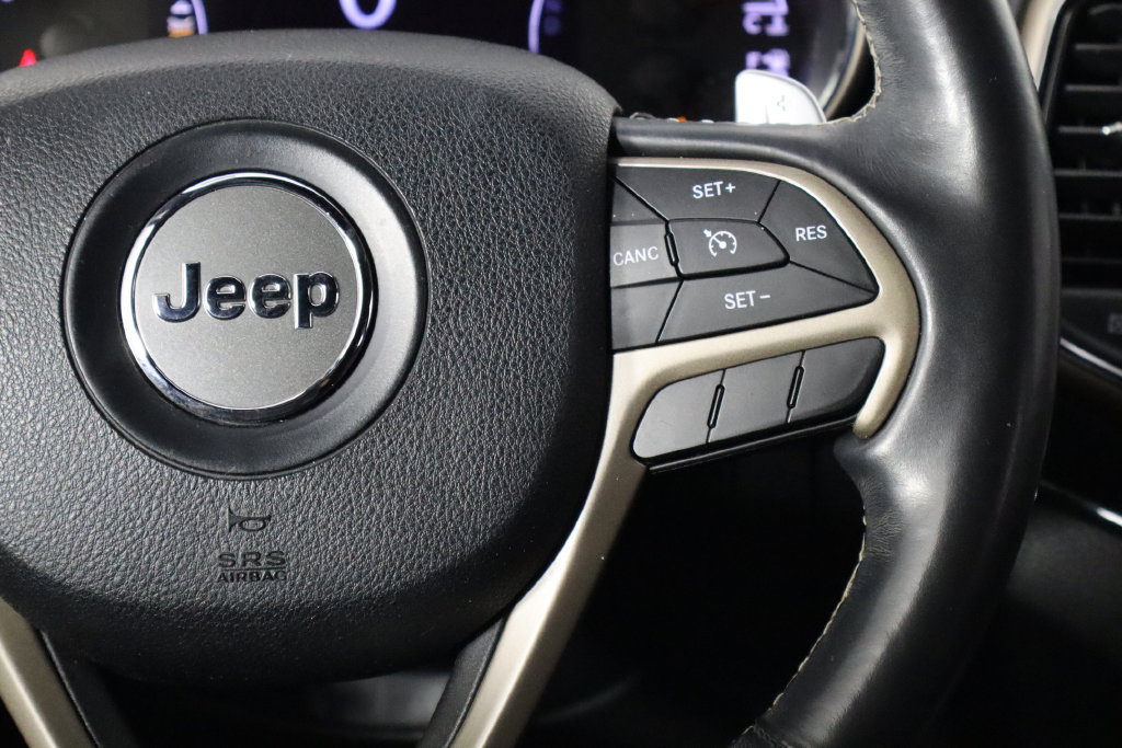 Used 2017 Jeep Grand Cherokee Limited AWD/4WD image 10