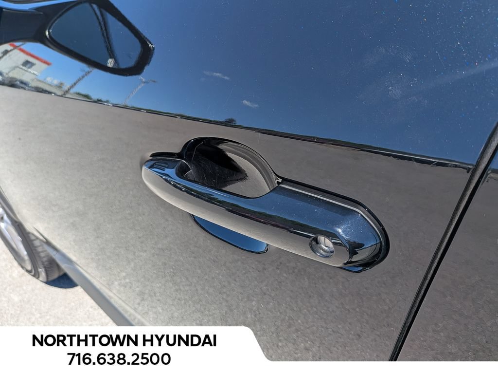 Used 2025 Toyota RAV4 XLE AWD/4WD image 35