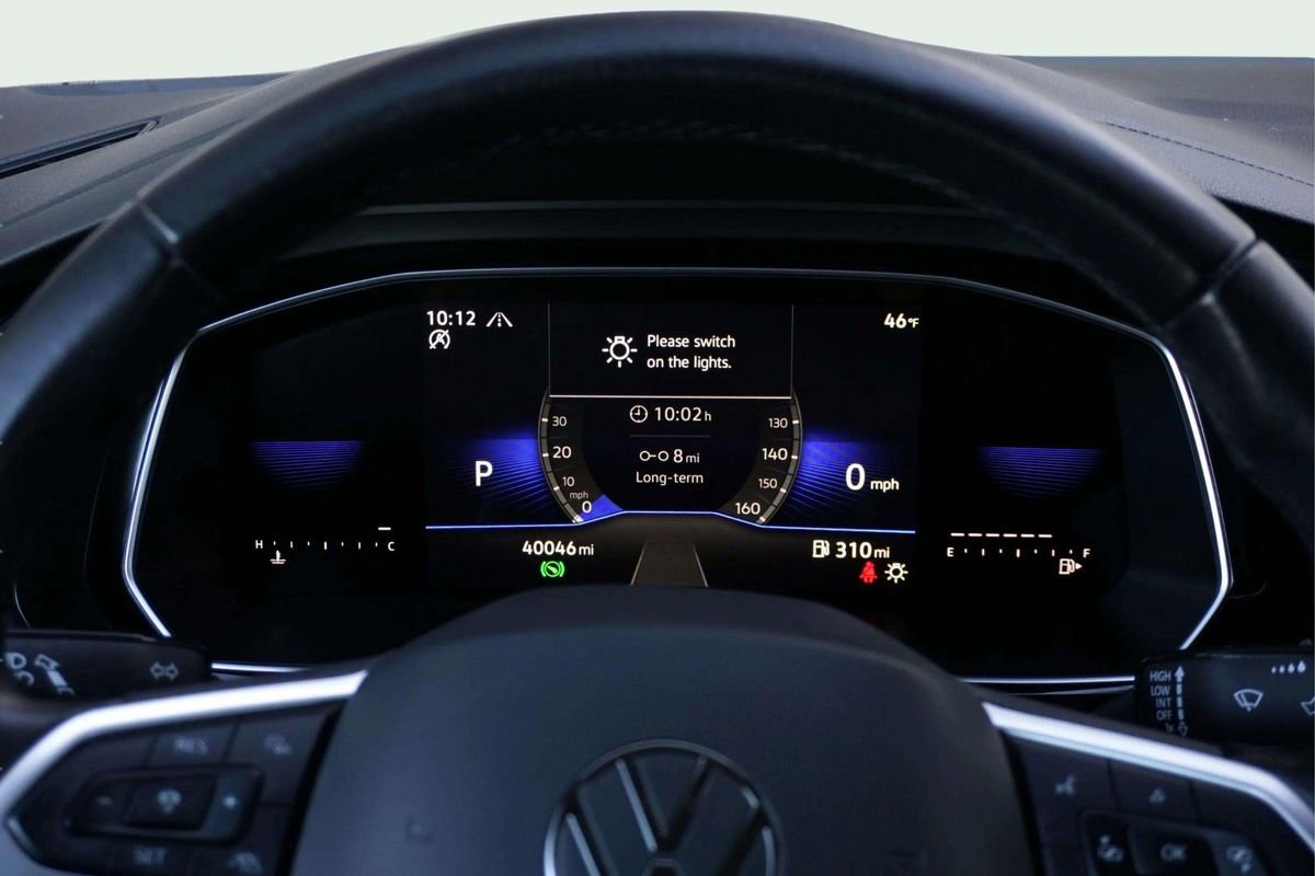 Used 2024 Volkswagen Jetta SE image 25