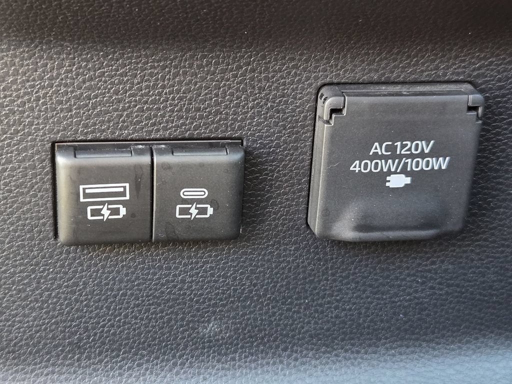 Used 2023 Toyota Tundra Platinum AWD/4WD image 39