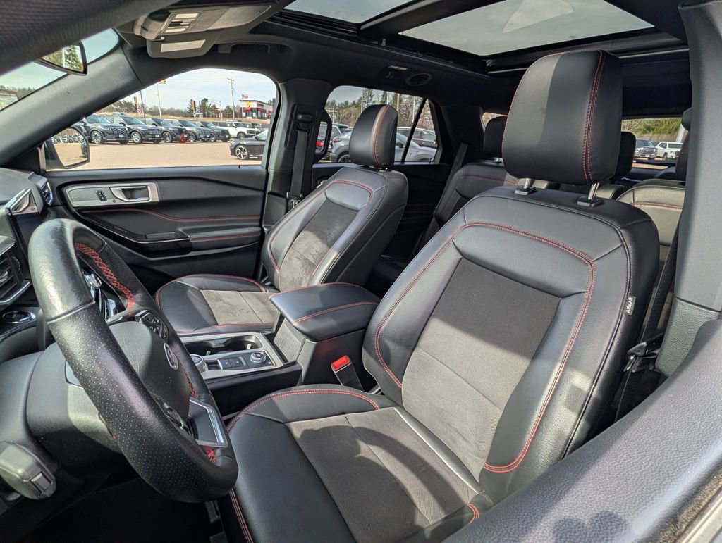 Certified 2023 Ford Explorer ST-Line w/ Class IV Trailer Tow Package image 8