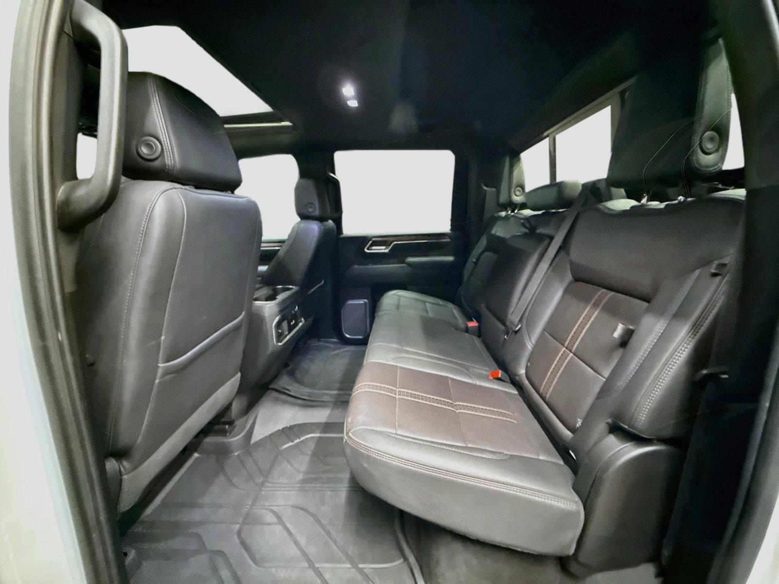 Used 2024 Chevrolet Silverado 3500 High Country w/ High Country Premium Package AWD/4WD image 28