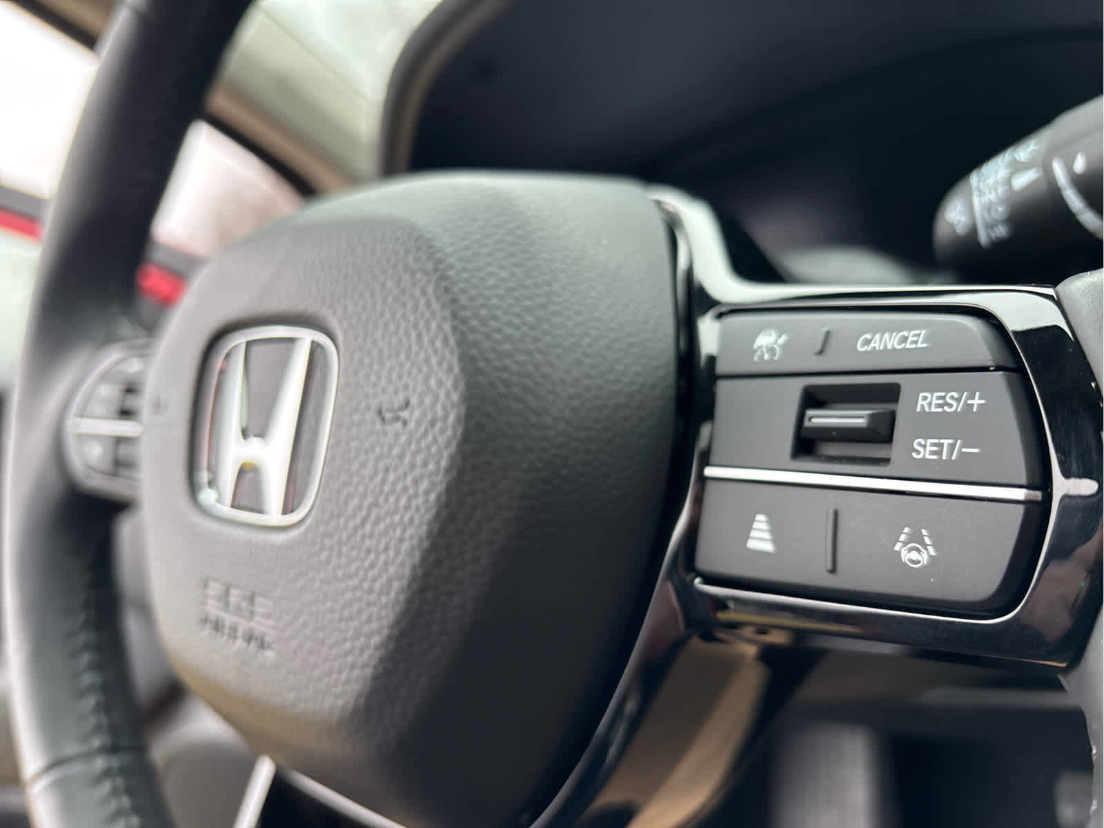 Used 2025 Honda HR-V EX-L image 12