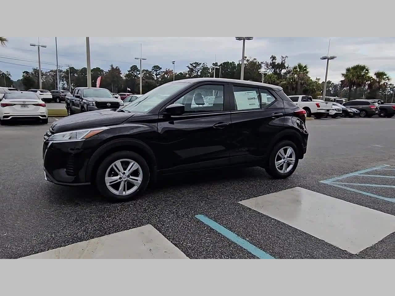 New 2025 Nissan Kicks Play S image 24