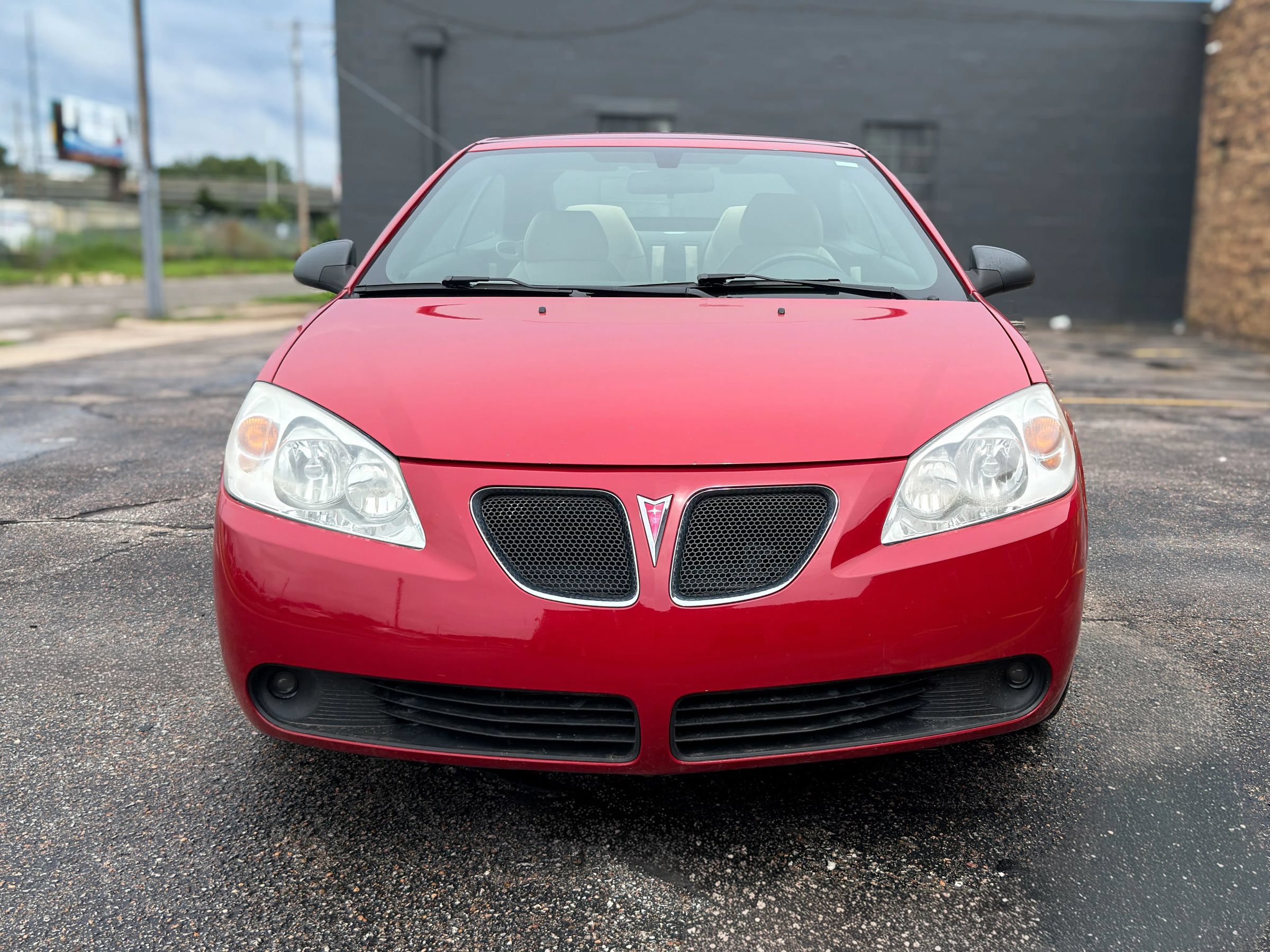Used 2007 Pontiac G6 GT w/ Sport Package FWD image 2