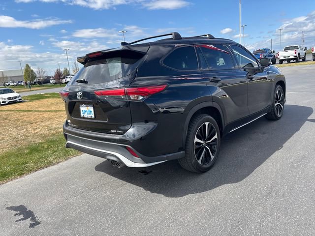 Used 2022 Toyota Highlander XSE AWD/4WD image 3