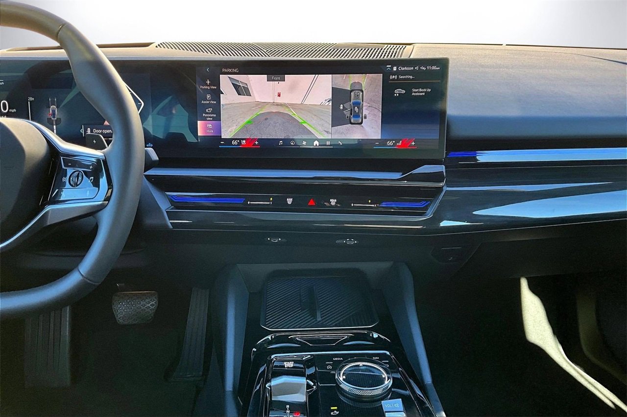 Used 2024 BMW 530i w/ Premium Package image 12