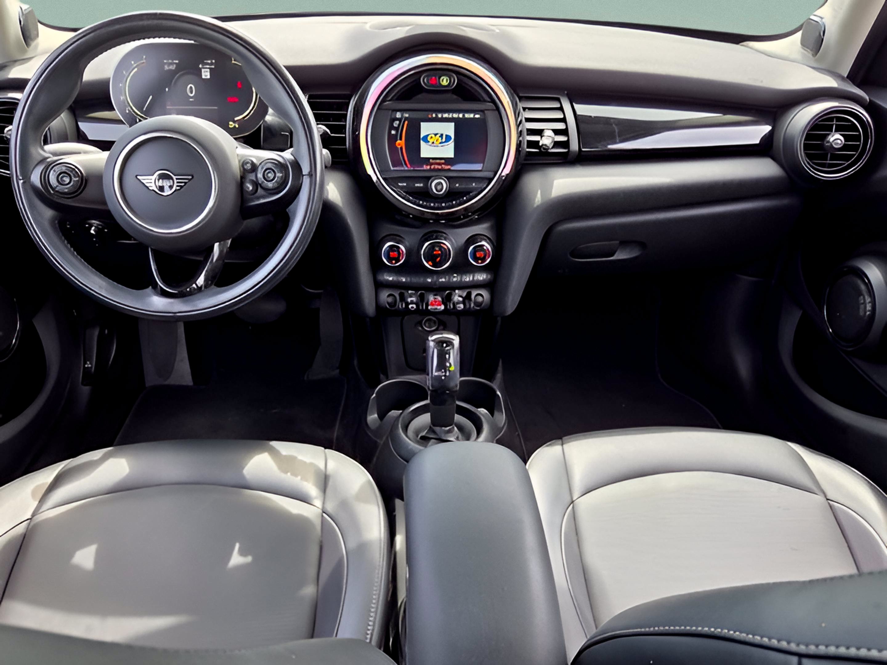 Used 2021 MINI Cooper 4-Door Hardtop w/ 6.5" Touchscreen Package FWD image 12