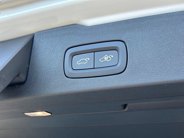 Certified 2024 Volvo V60 B5 Cross Country Ultimate AWD/4WD image 35