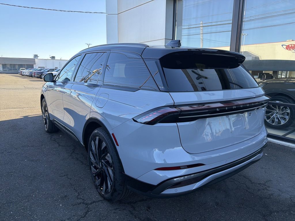 New 2026 Lincoln Nautilus Reserve w/ Jet Appearance Package image 2