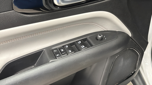 Certified 2025 Jeep Compass Limited AWD/4WD image 19