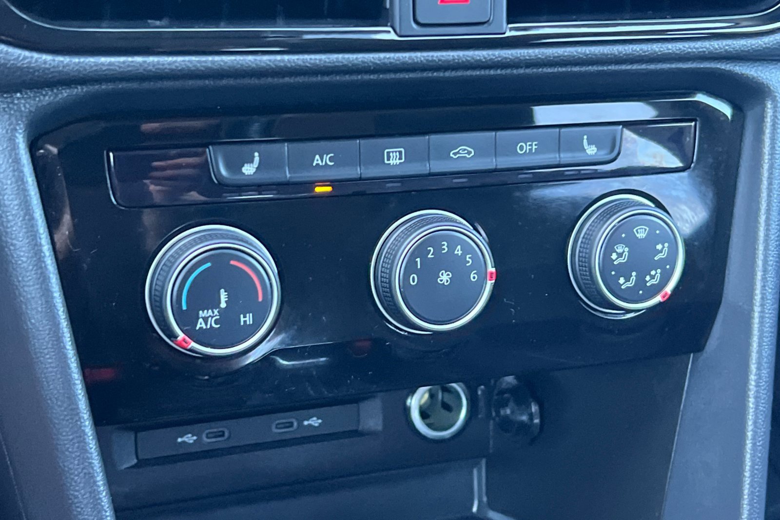 Used 2023 Volkswagen Taos SE image 17