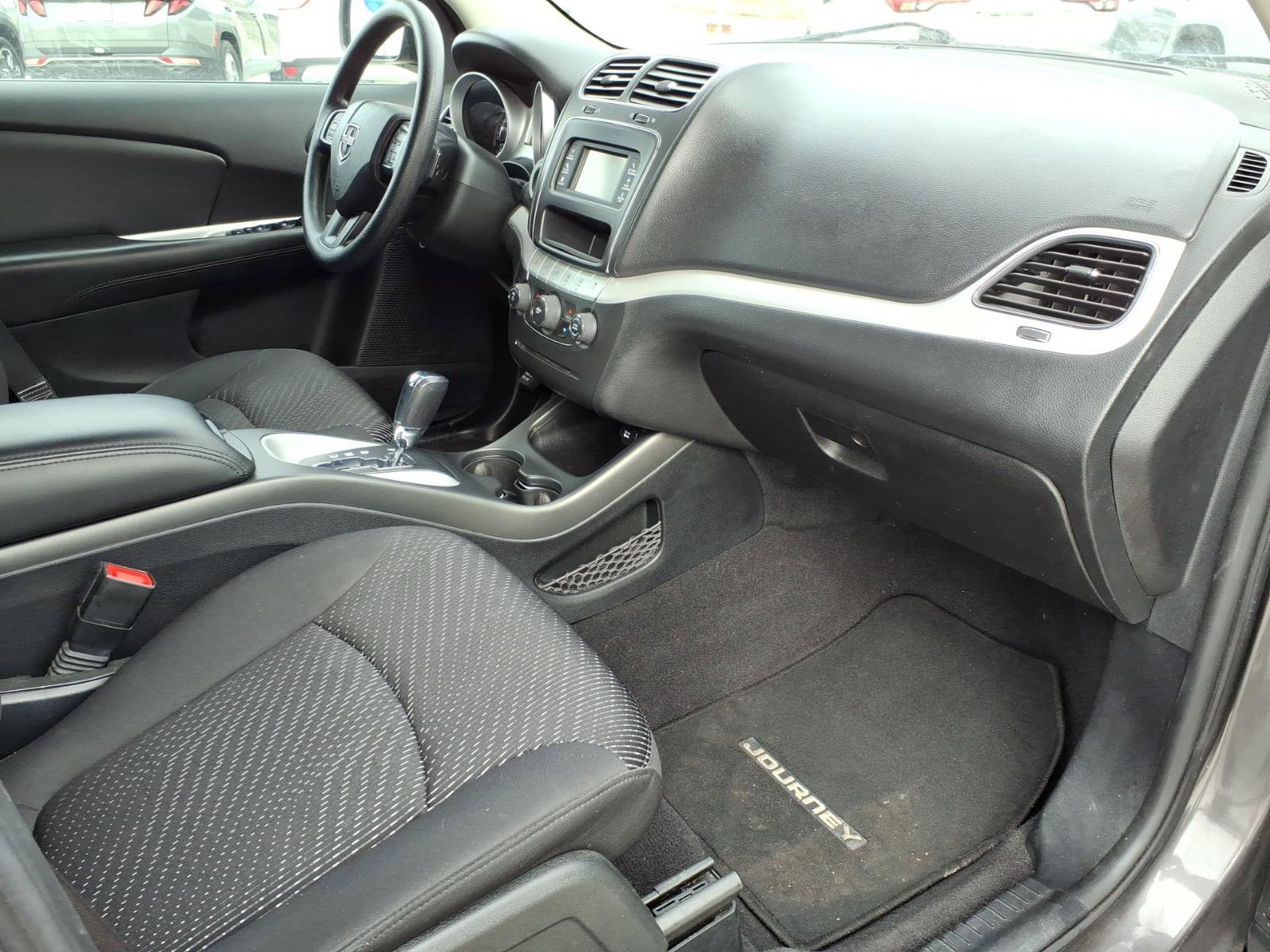 Used 2017 Dodge Journey SE FWD image 17