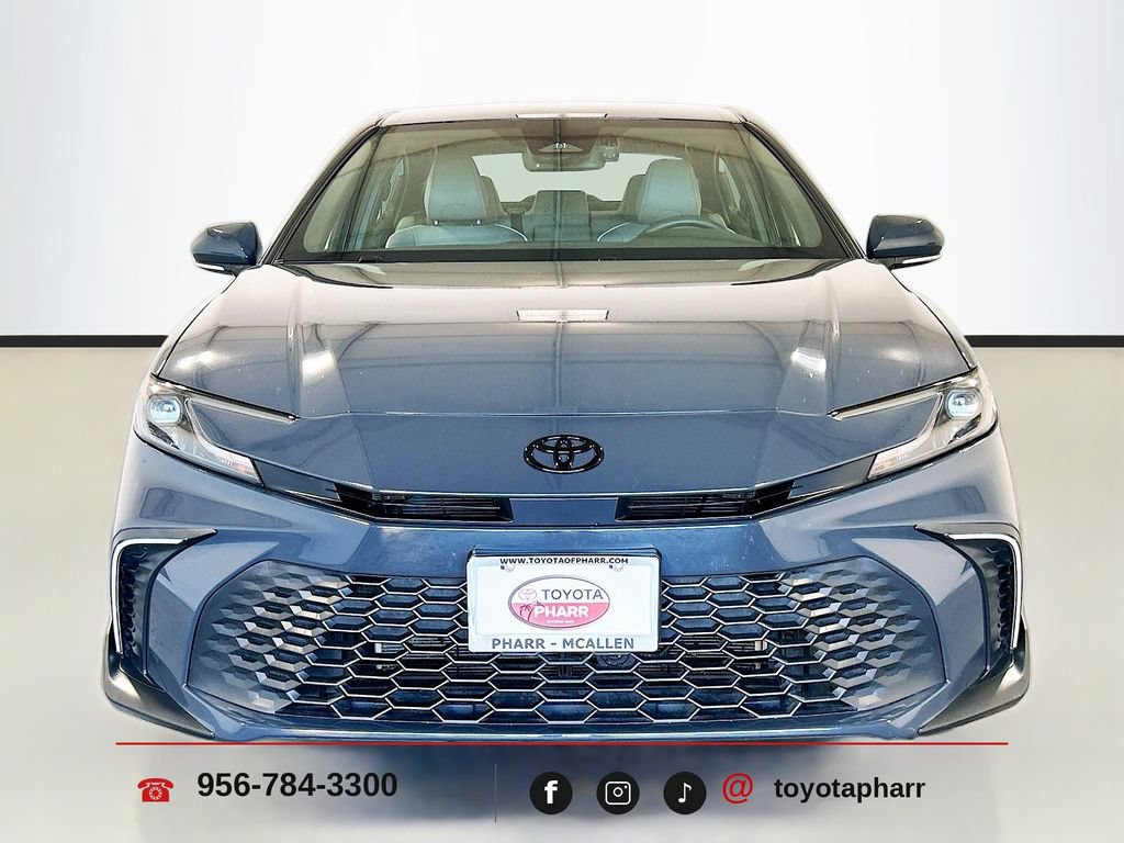 Used 2025 Toyota Camry SE w/ Convenience Package FWD image 2