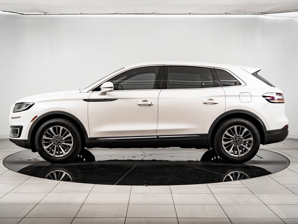Used 2019 Lincoln Nautilus Select image 11