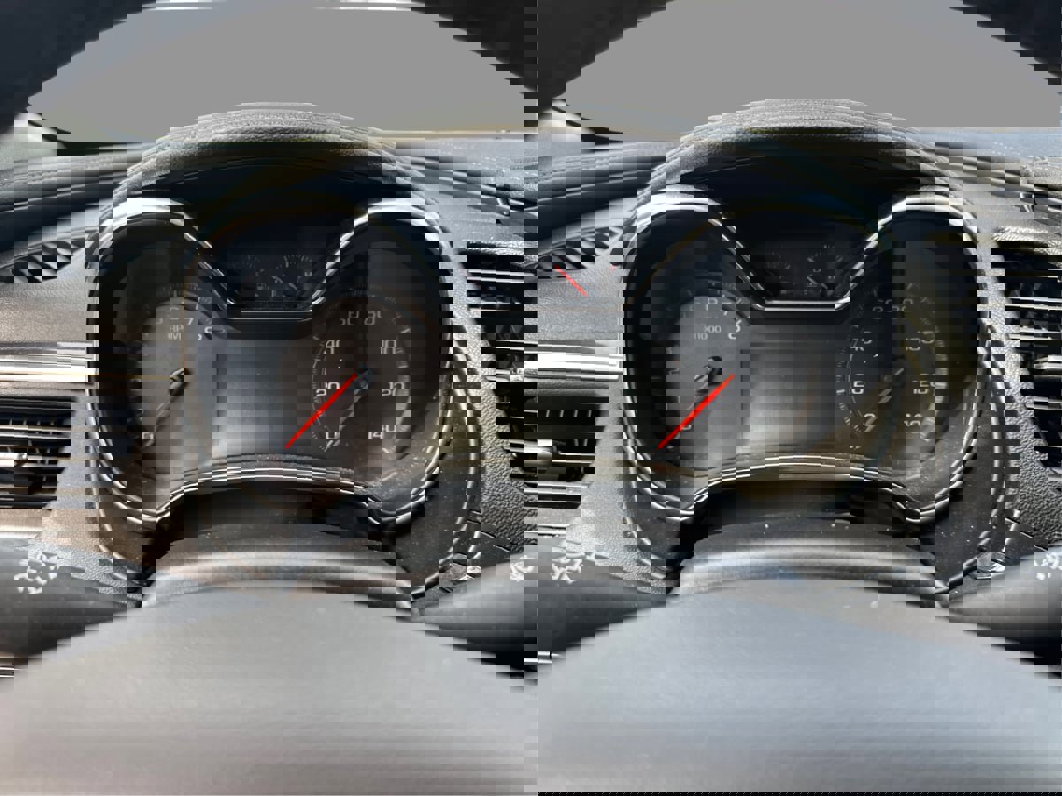 Used 2016 Chevrolet Impala LTZ FWD image 28