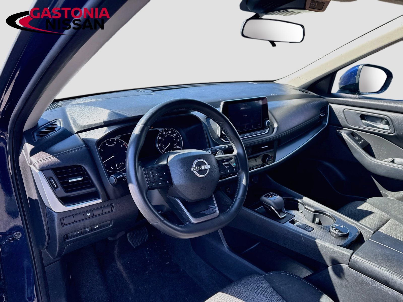 Used 2025 Nissan Rogue SV AWD/4WD image 11