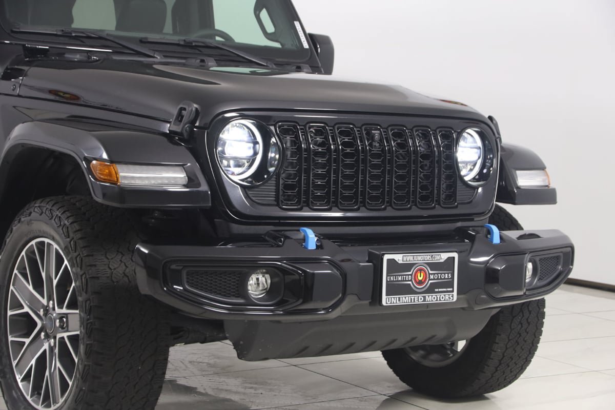 Used 2024 Jeep Wrangler High Altitude AWD/4WD image 31