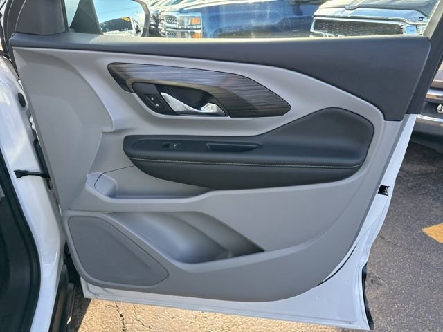 Used 2023 GMC Terrain SLE w/ Driver Convenience Package image 28