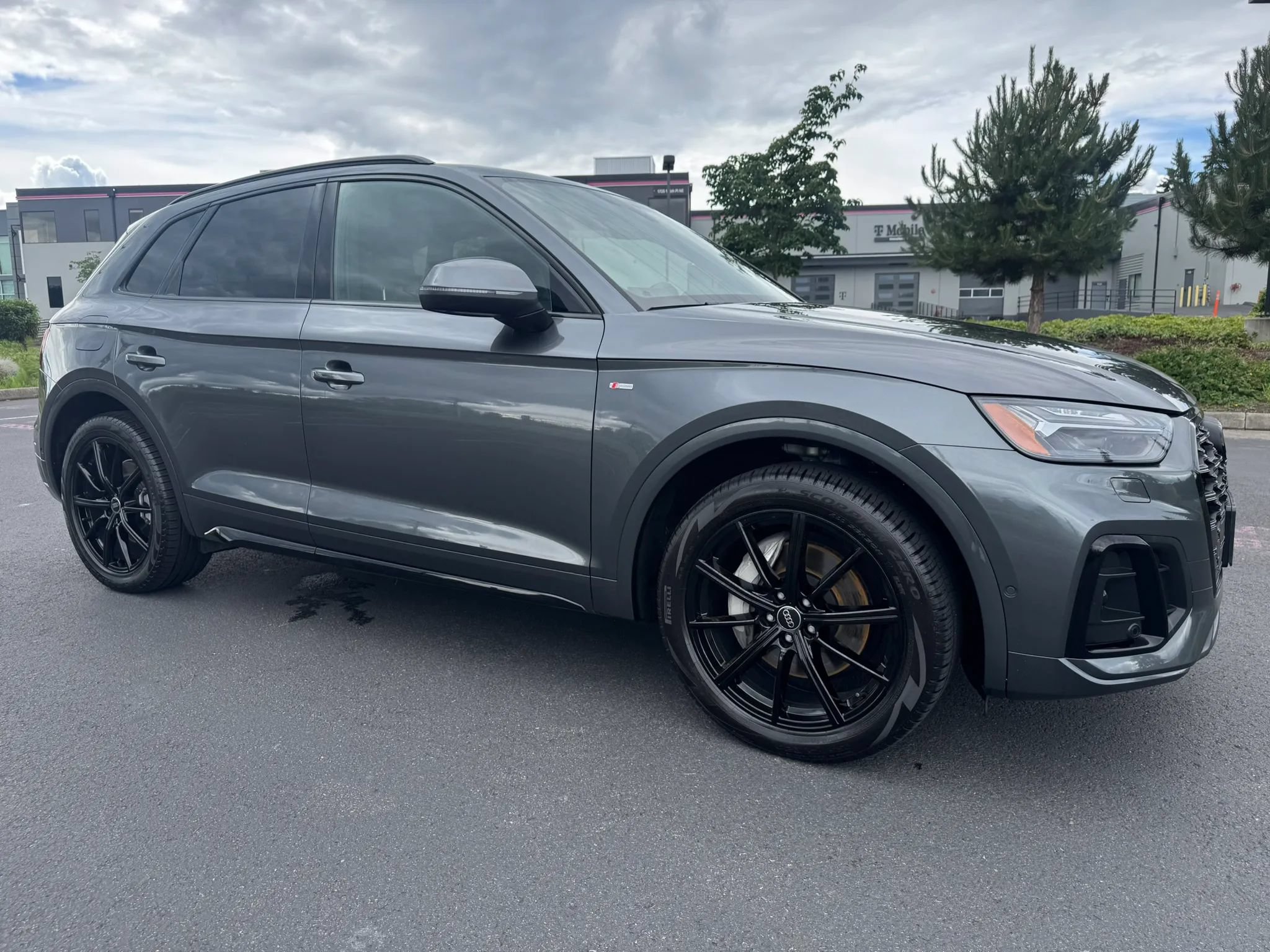 Used 2023 Audi Q5 e Prestige w/ Prestige Package AWD/4WD image 1