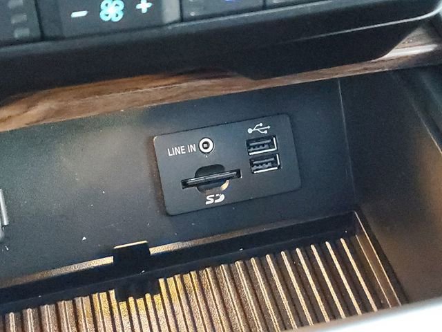 Used 2015 Ford F150 Lariat w/ Equipment Group 502A Luxury image 26