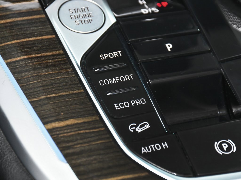 Used 2024 BMW X7 xDrive40i image 49