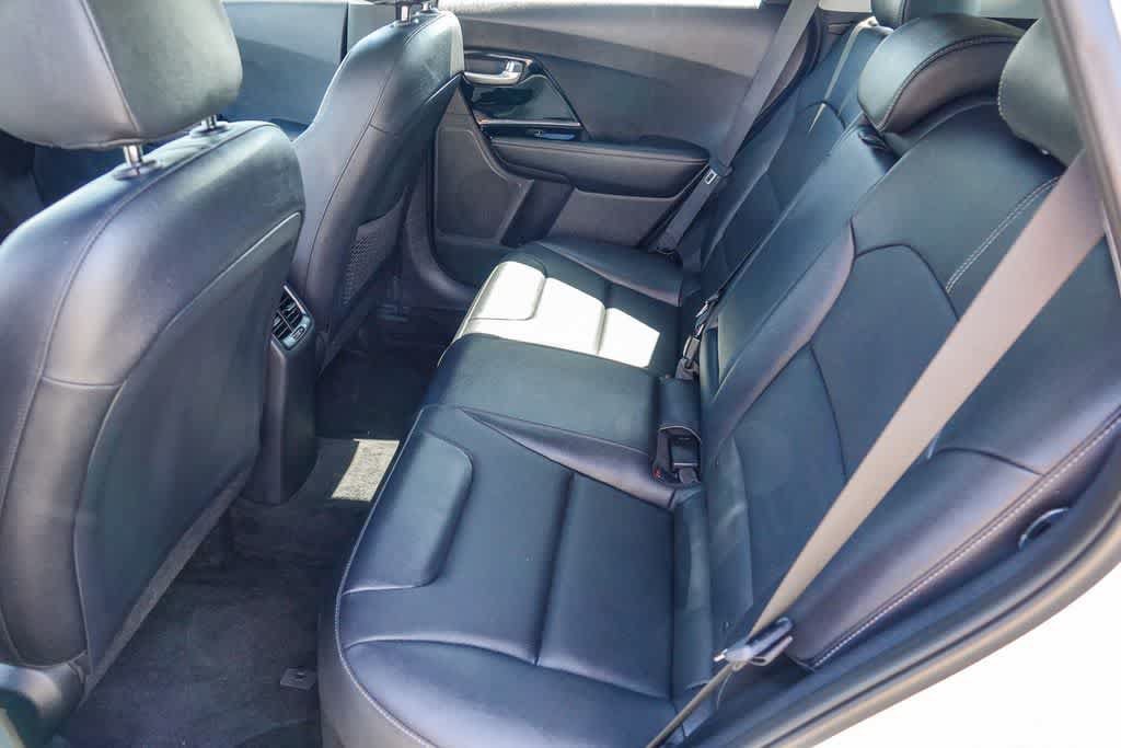 Certified 2022 Kia Niro Touring Special Edition FWD image 17