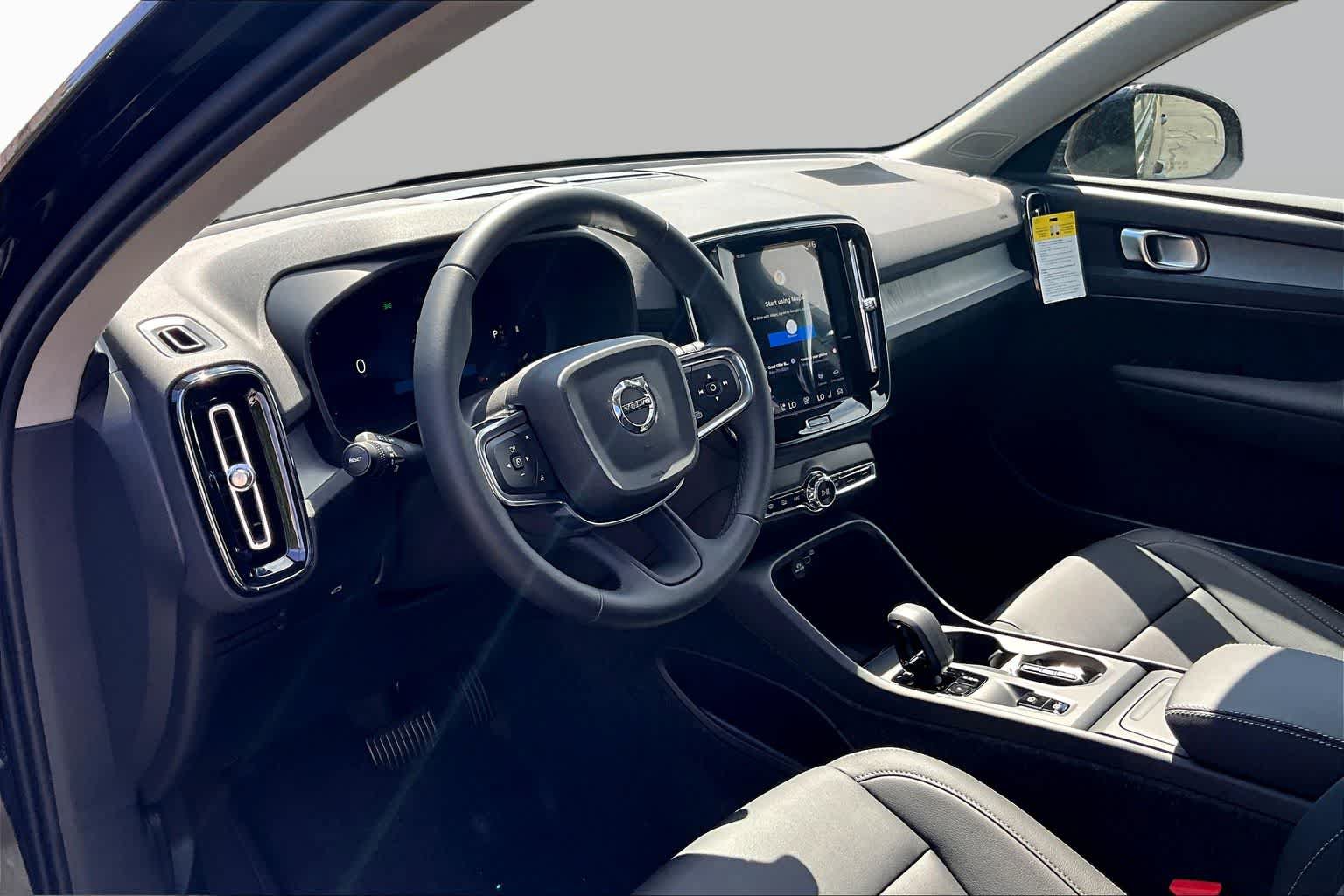 New 2026 Volvo XC40 B5 Core w/ Protection Package Premier AWD/4WD image 9