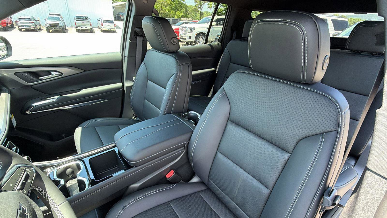 New 2026 Chevrolet Traverse LT w/ Midnight/Sport Edition FWD image 14